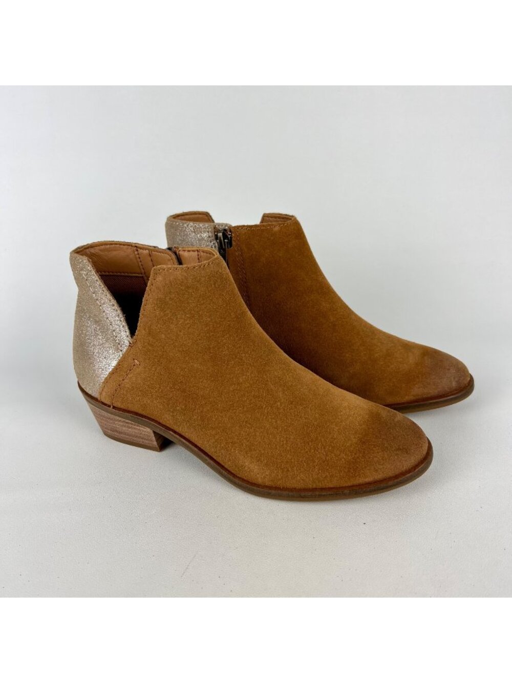 Frye Caden Womens Suede Notched Ankle Bootie Cognac Tan Metallic Heel size 6
